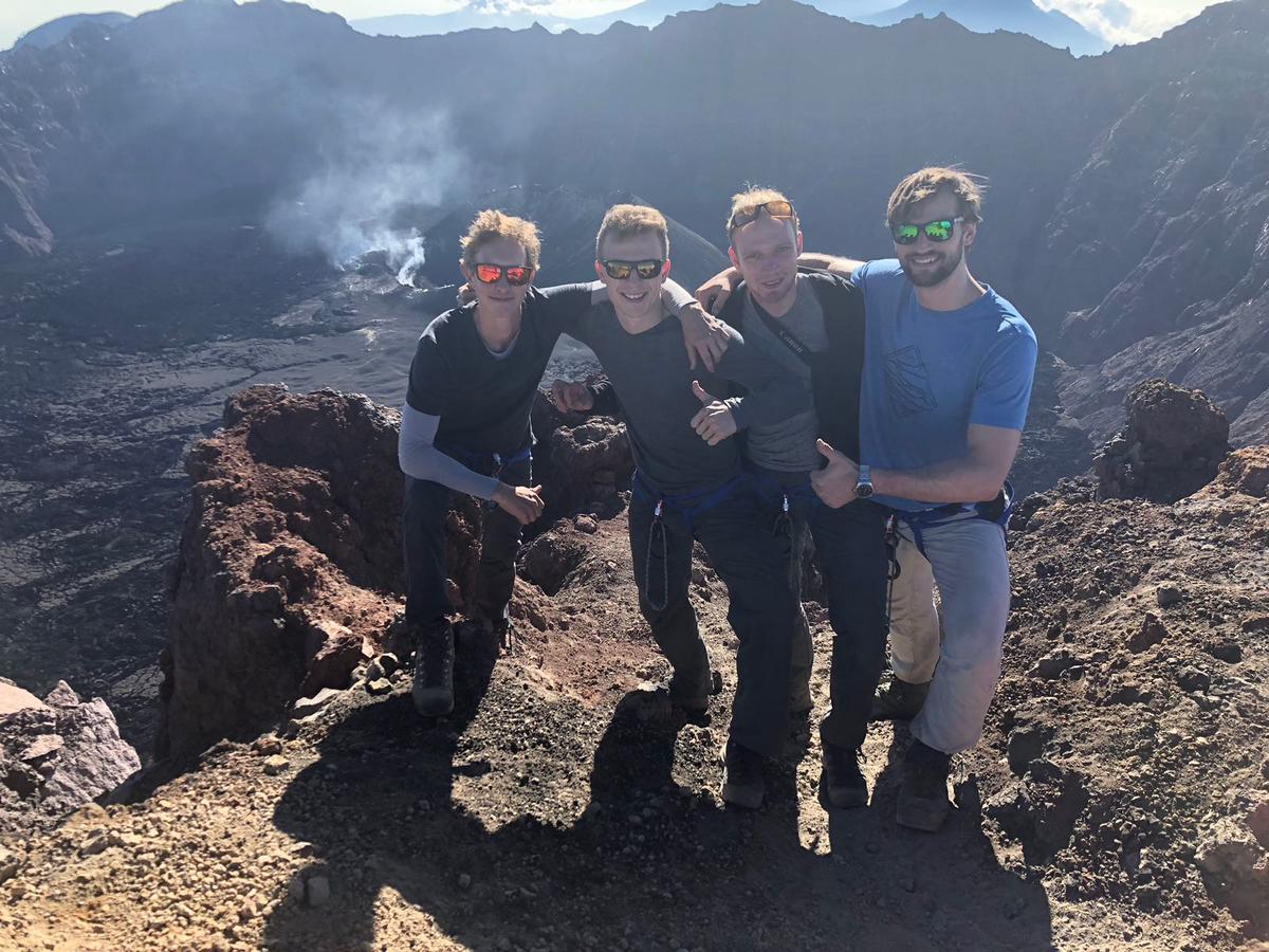 Thalia Homestay & Ijen Bromo Tour 外南梦 外观 照片